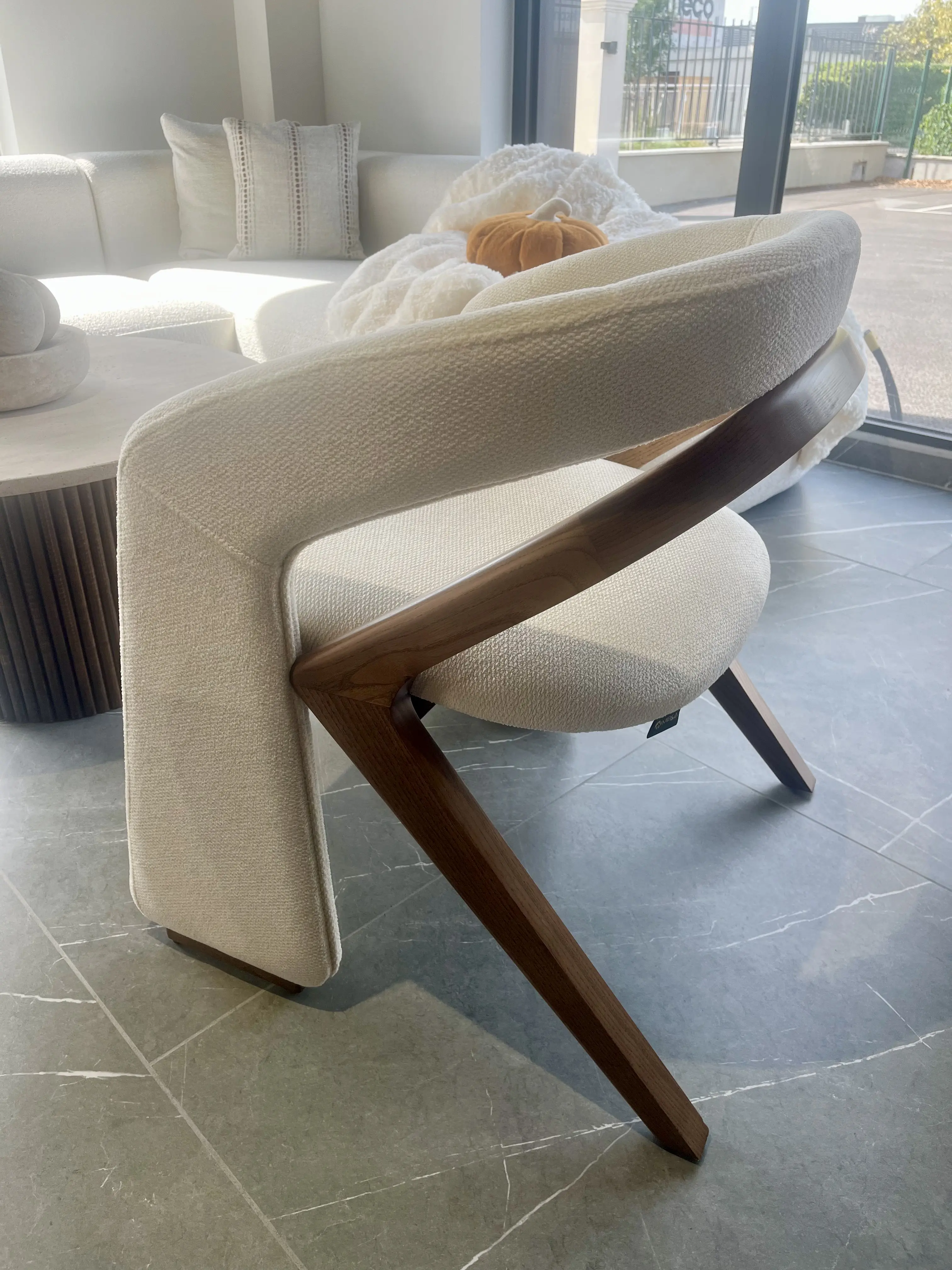 Chaise ROCKY – Bouclette écrue doux & structure bois massif Lot de 6 